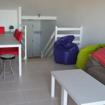 Apartamento Adosado Con Piscina Comunitaria Sobre Playa Sur