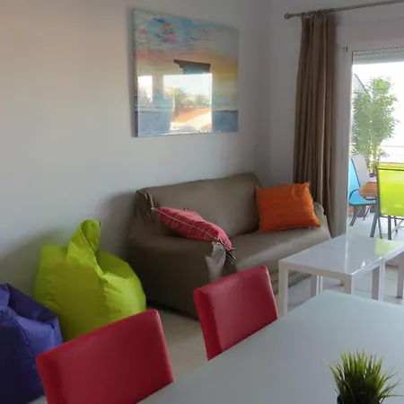 Adosado Con Piscina Comunitaria A 500 Metros De Playa Sur *
